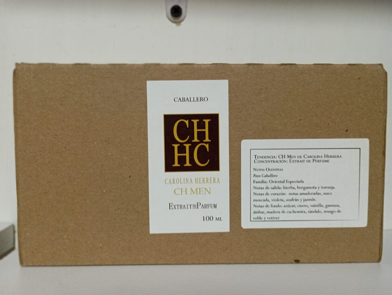 Ch Hc Perfume Inspiración Fragancia Chic Elegante con Notas de Praliné Rosa y Cuero para Ocasiones Especiales y Diarias 100 ml